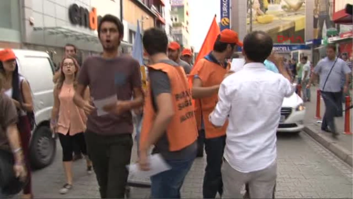 Adana\'da Alışveriş Sepetiyle Ulaşım Zammı Protestosu