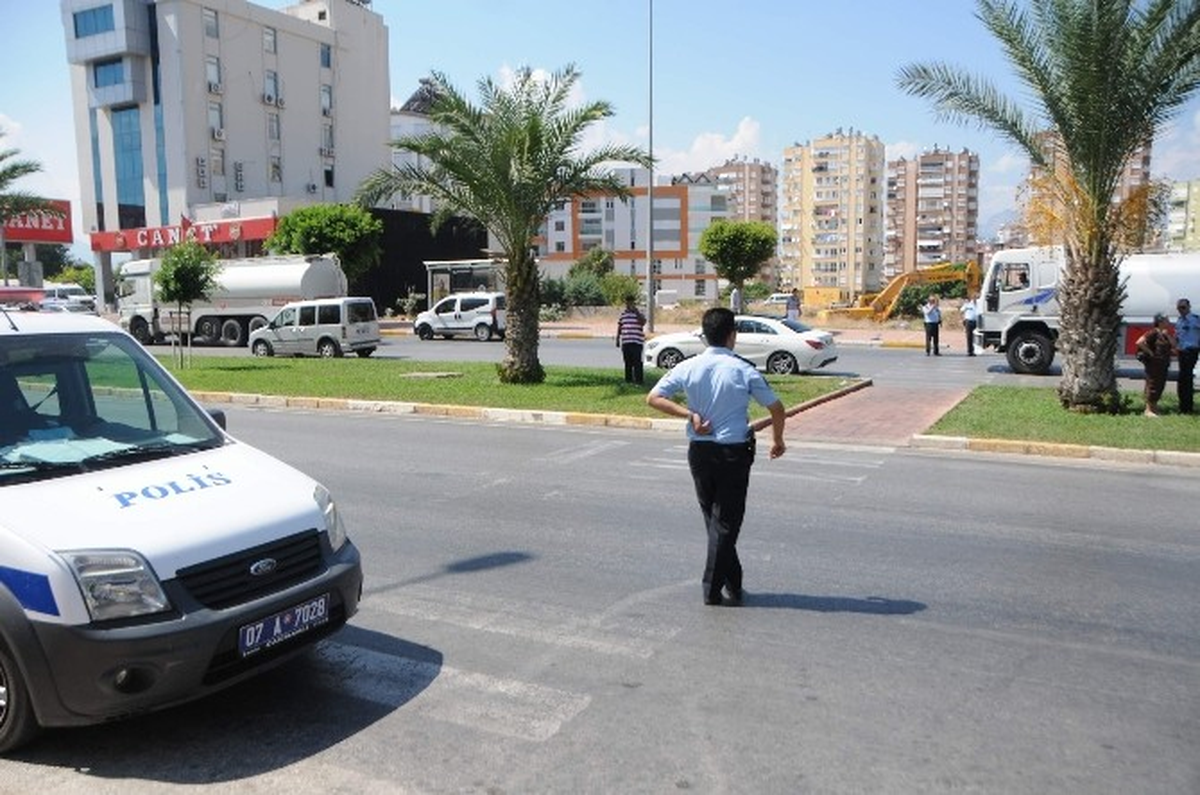Antalya\'da Otomobilin Çarptığı Kadın Öldü