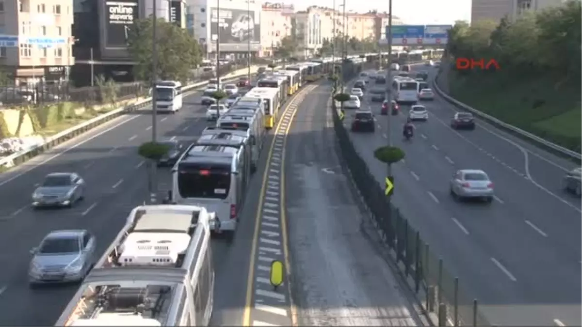 Arızalanan Metrobüs Yoğunluğa Neden Oldu