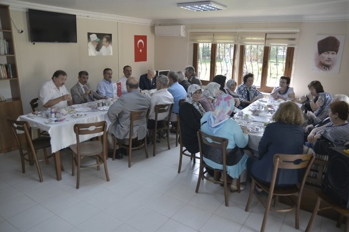 Ataç, Gazi ve Yakınlarıyla Buluştu