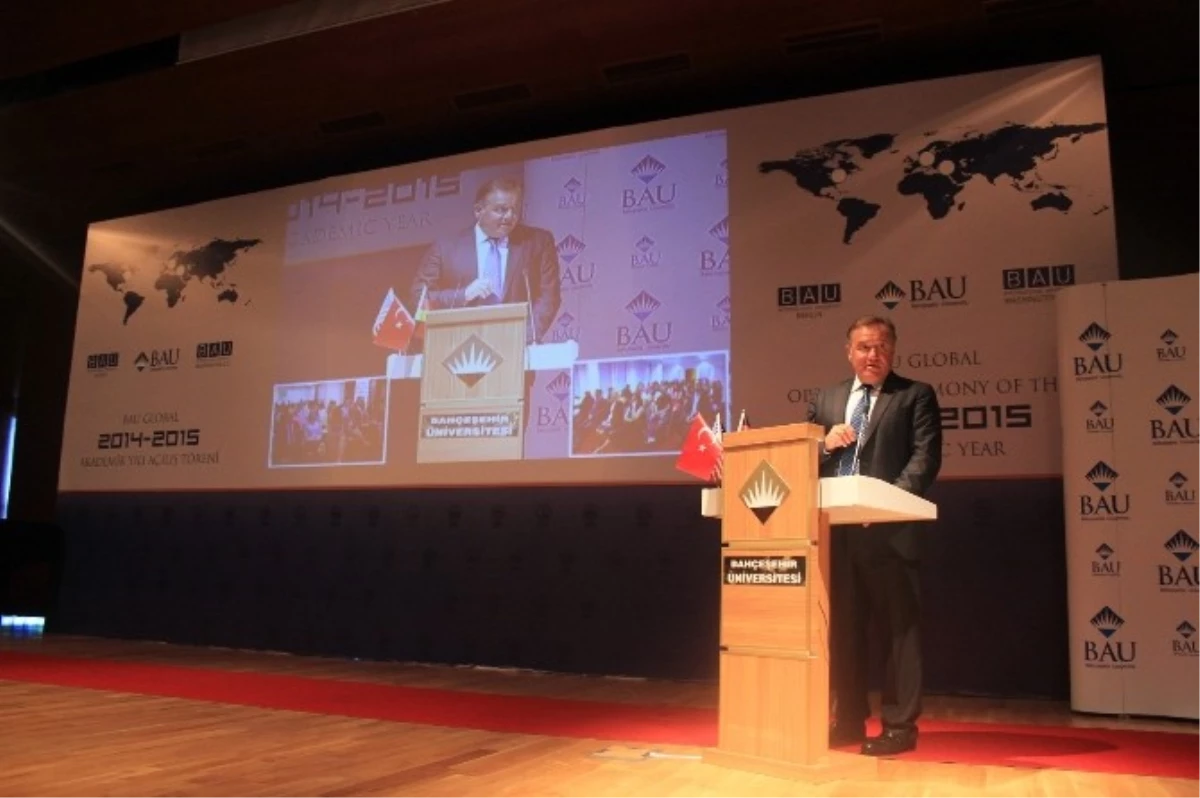 Bahçeşehir Üniversitesi, 2014-2015 Akademik Yılını Görkemli Bir Törenle Açtı