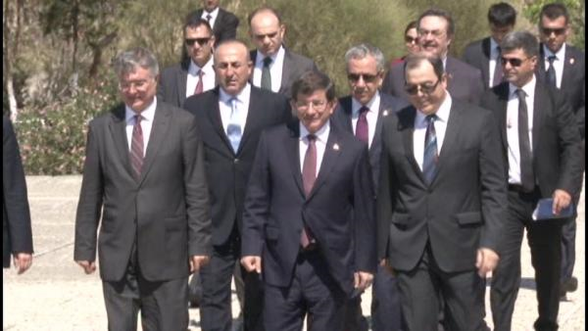 Başbakan Davutoğlu, KKTC\'de