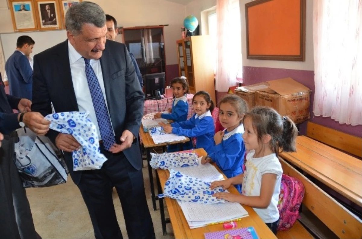 Başkan Selahattin Gürkan, Fırıncı İlkokulu\'nu Ziyaret Etti