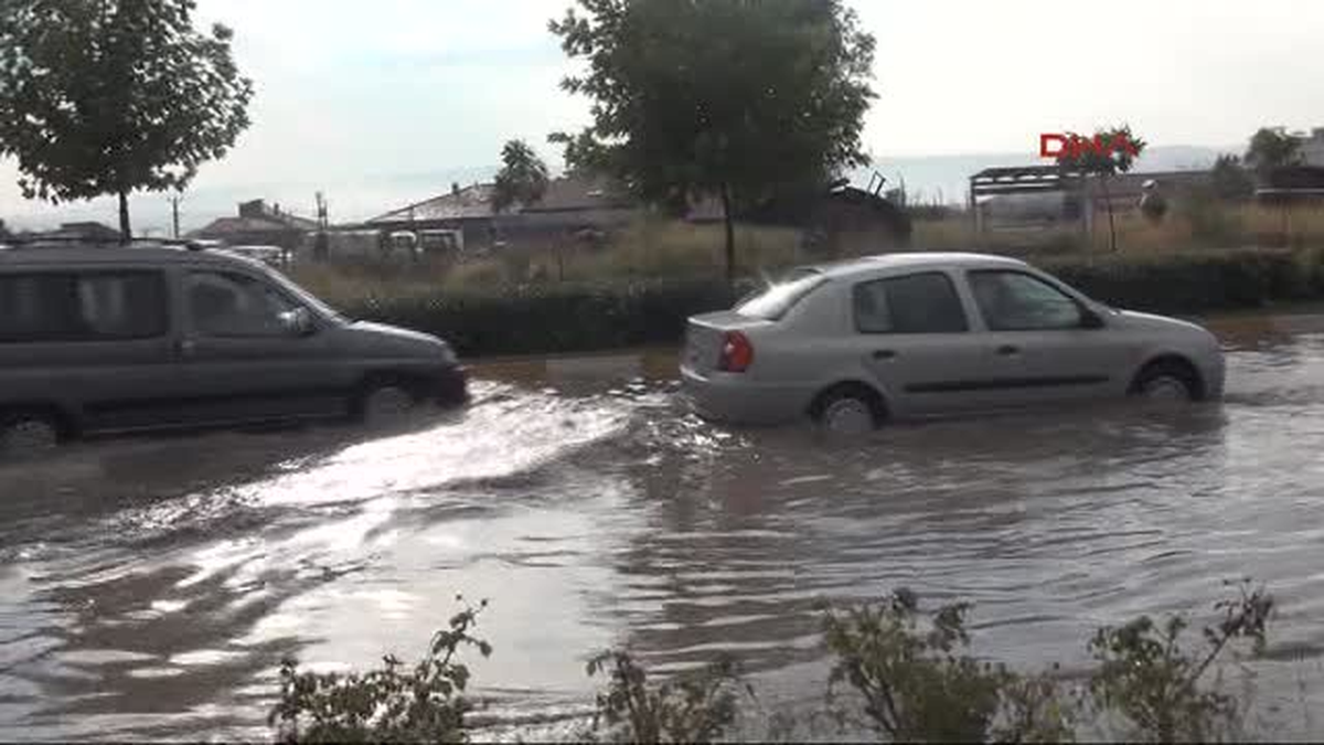 Çorum\'da Sel Hayatı Felç Etti