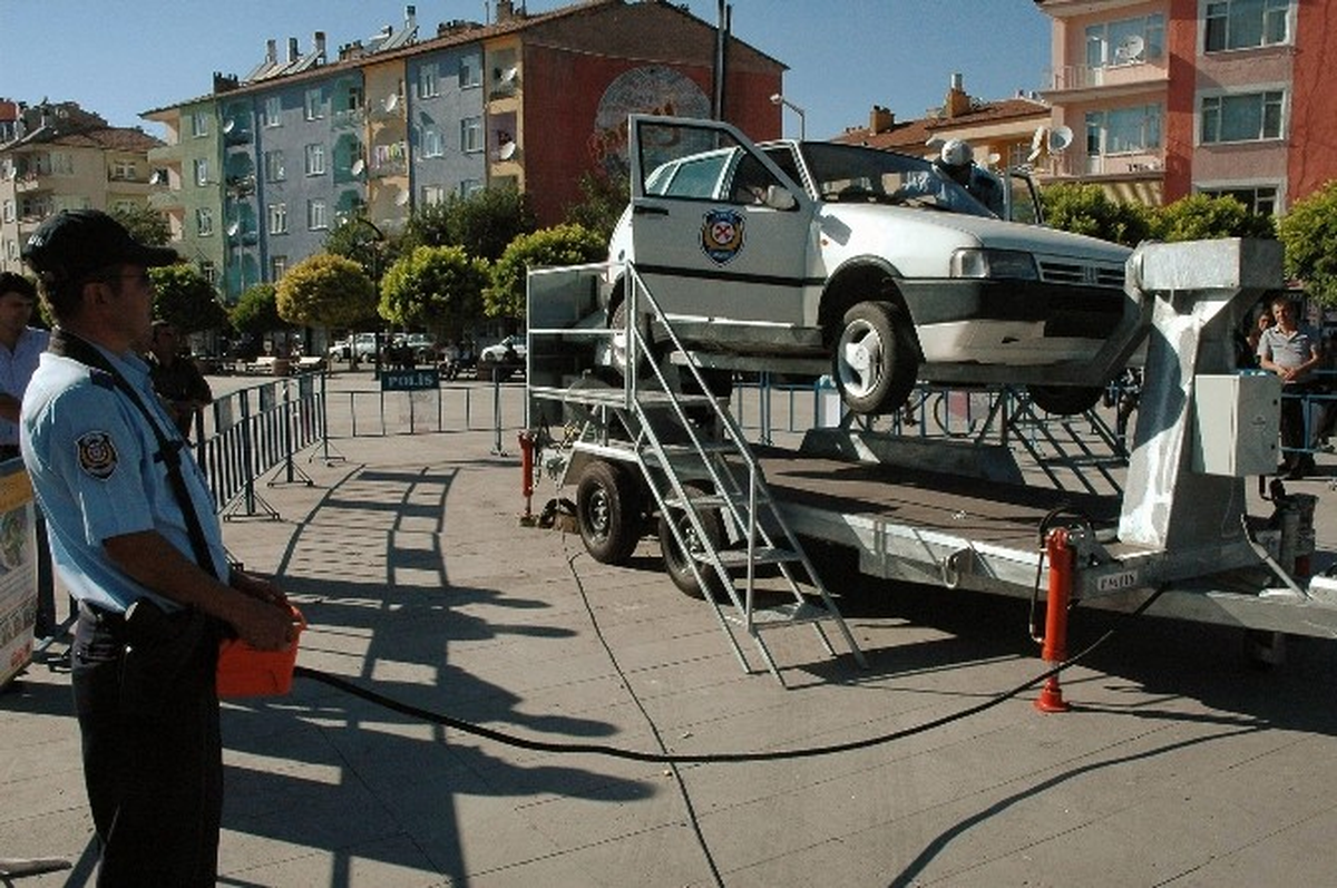 Emniyet Kemerinin Önemi Simülatör Araçla Anlatılacak
