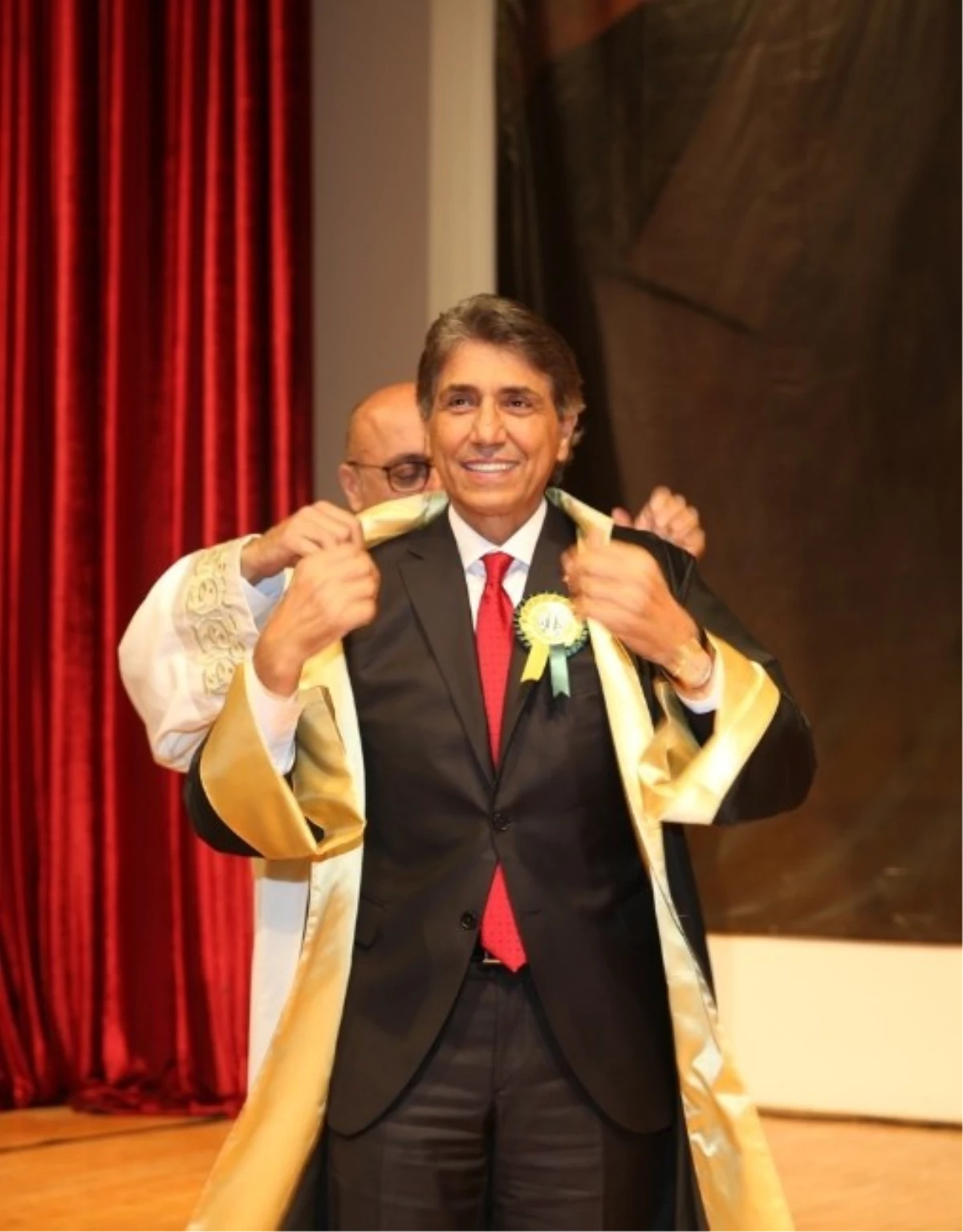 Fatih Belediye Başkanı Mustafa Demir\'e Fahri Doktora