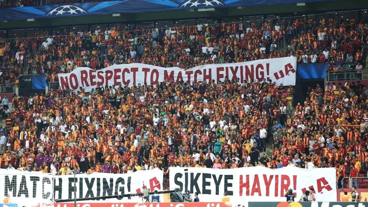 Galatasaray-Anderlecht Maçında Ultraslan\'dan Tff\'ye Protesto