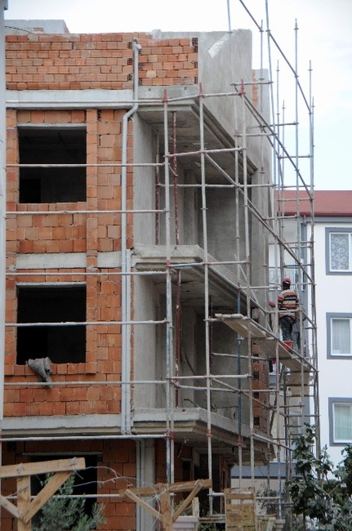 İnşaatlarda Tehlikeli İşçilik Devam Ediyor