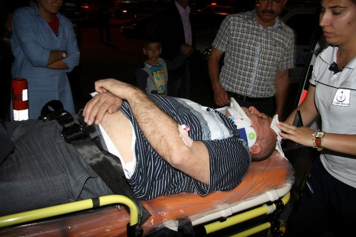 İzmarit\' Kavgasında Emekli Polisi Öldüresiye Dövdüler