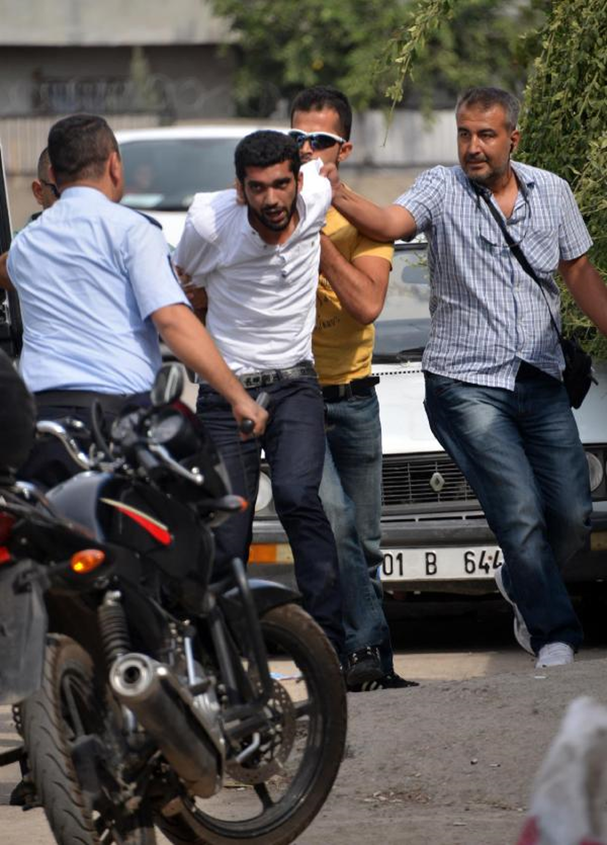Kuyumcu Soymaya Kalkan Şüpheliler Kovalamacada Yakalandı