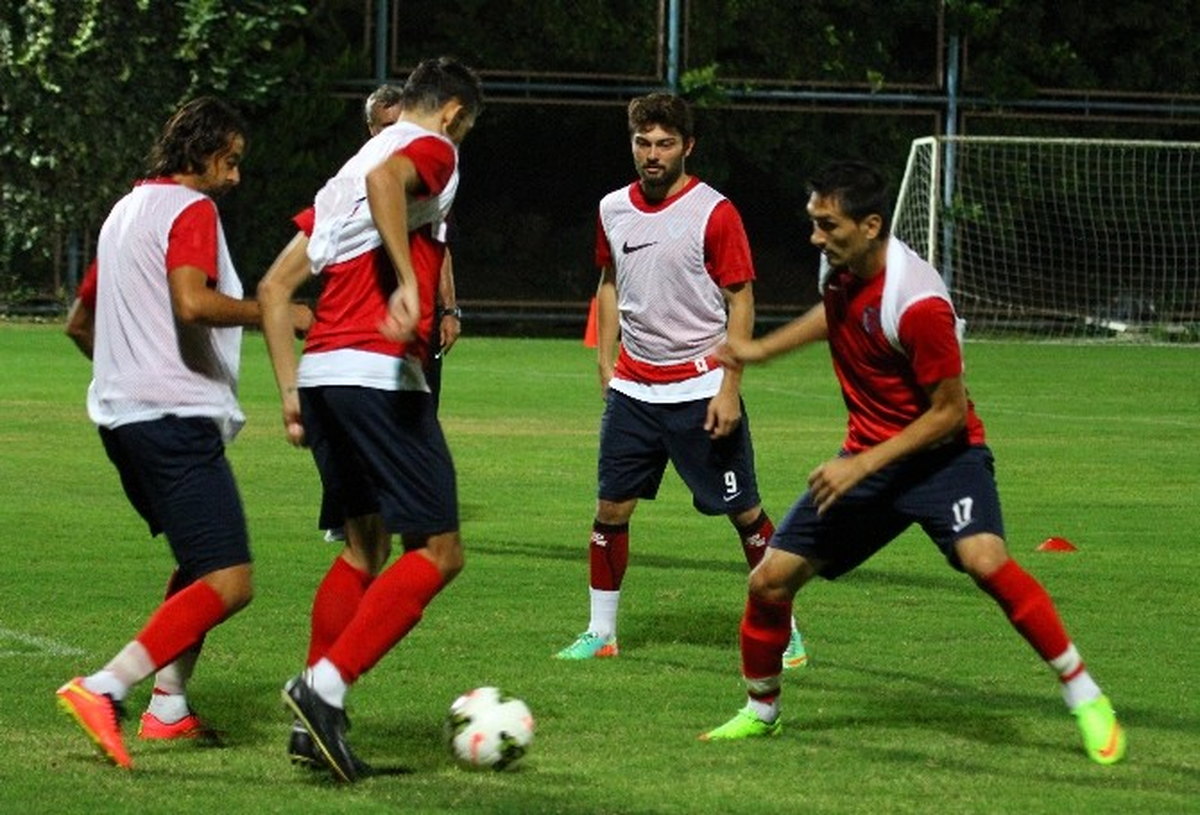 Mersin İdmanyurdu\'nda Çaykur Rizespor Maçı Hazırlıkları Sürüyor