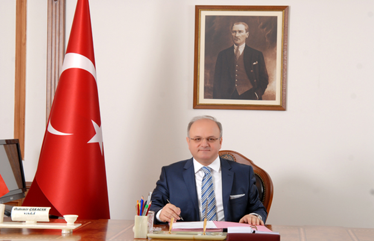 Mersin\'in Yeni Valisi Özdemir Çakacak