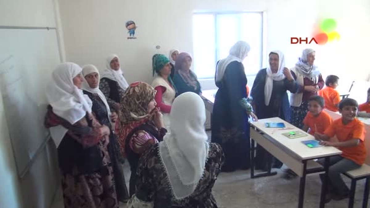 Mühürü Kırıp, Ders Başı Yaptılar