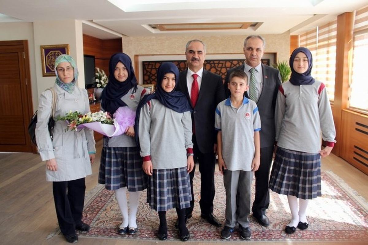 Öğrencilerden Başkan Aydın\'a Ziyaret