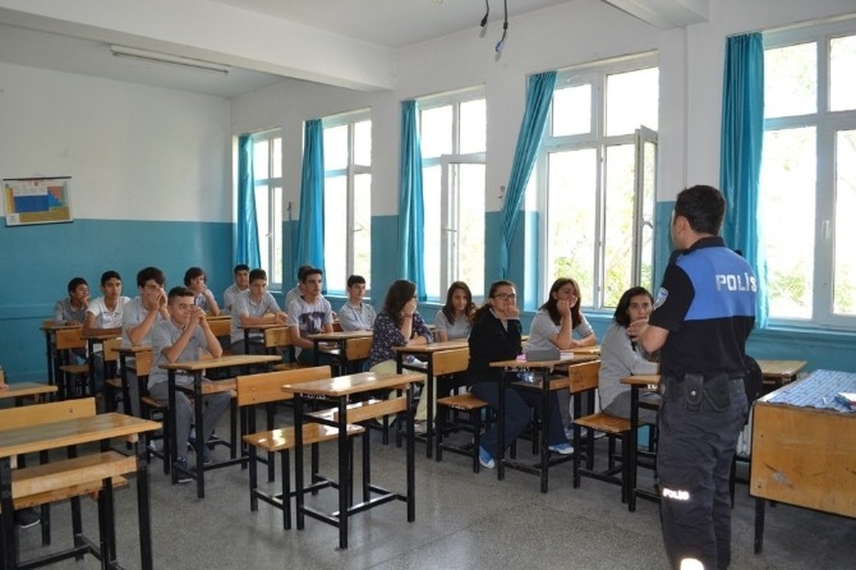 Okulun İlk Gününde Sigaraya Hayır Dersi