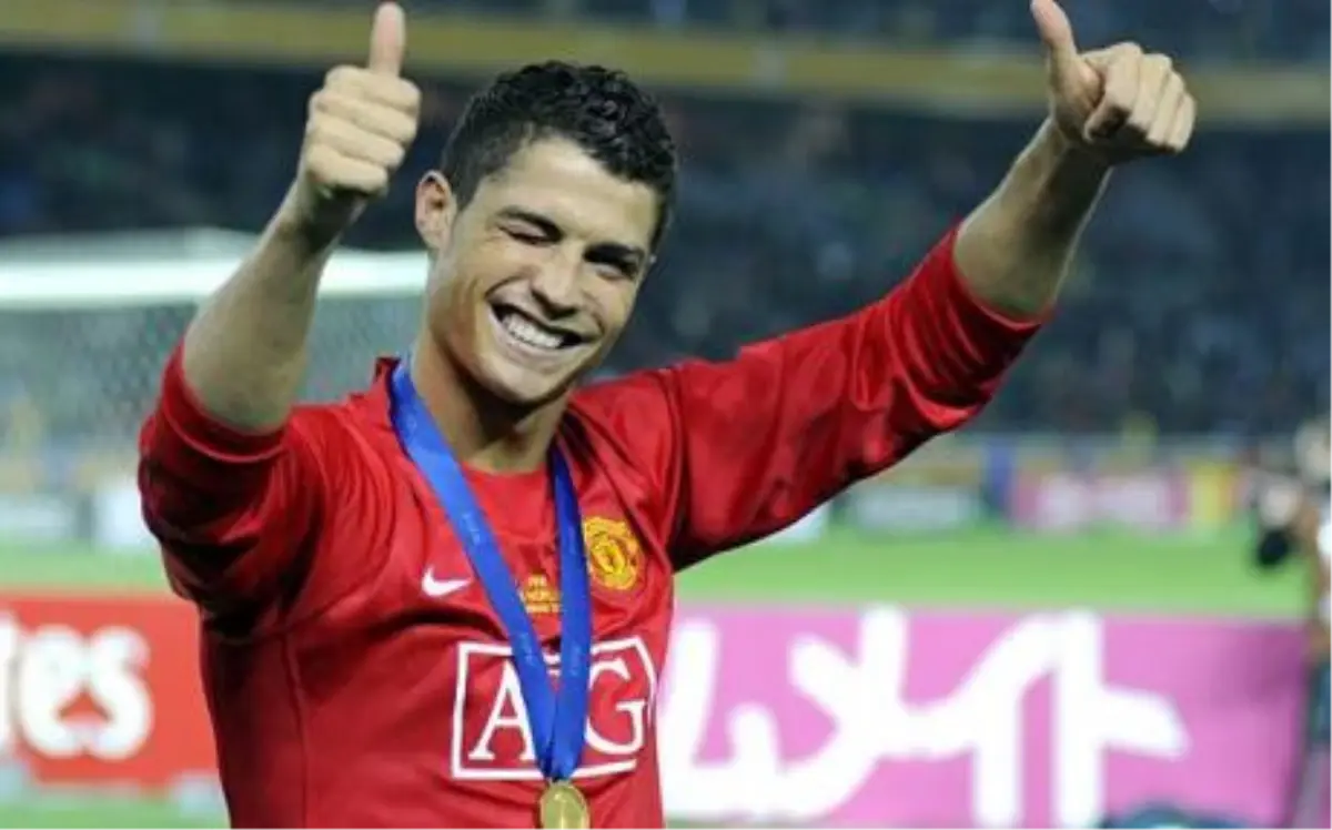 "Ronaldo, Manchester United\'a Dönebilir"