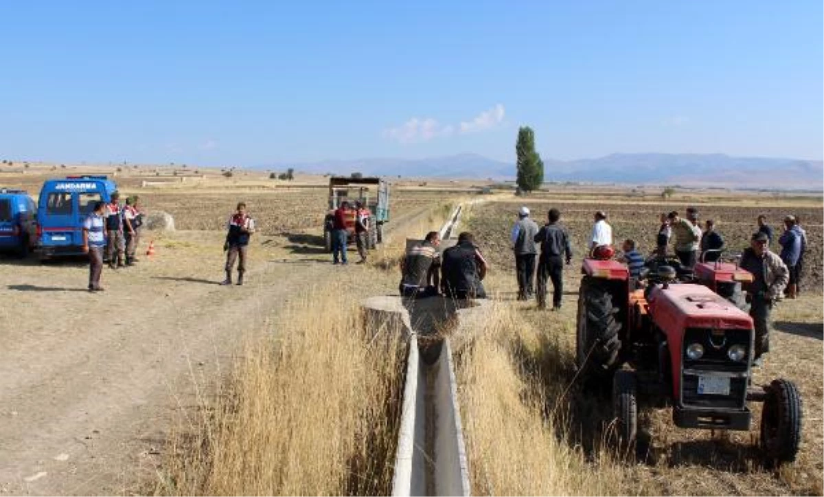 Traktör Üzerinde Ölü Bulundu