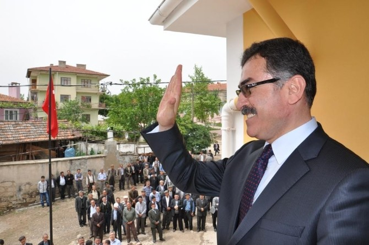 Vali Turhan\'dan Veda Mesajı