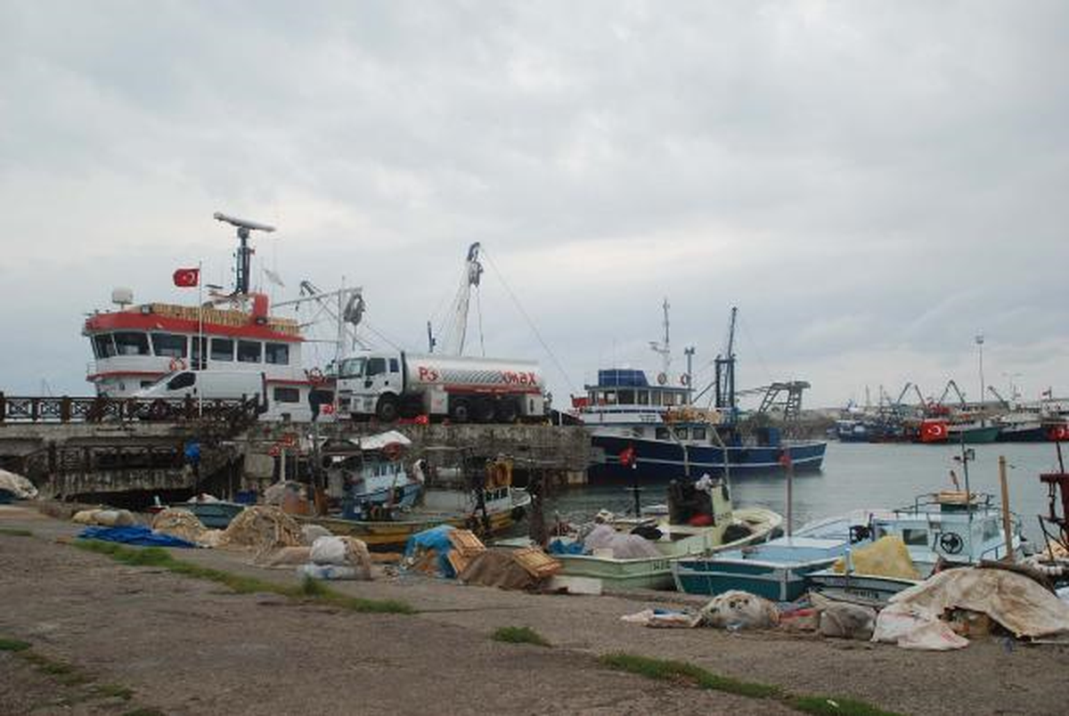Akçakoca\'da Poyraz Etkili Oldu