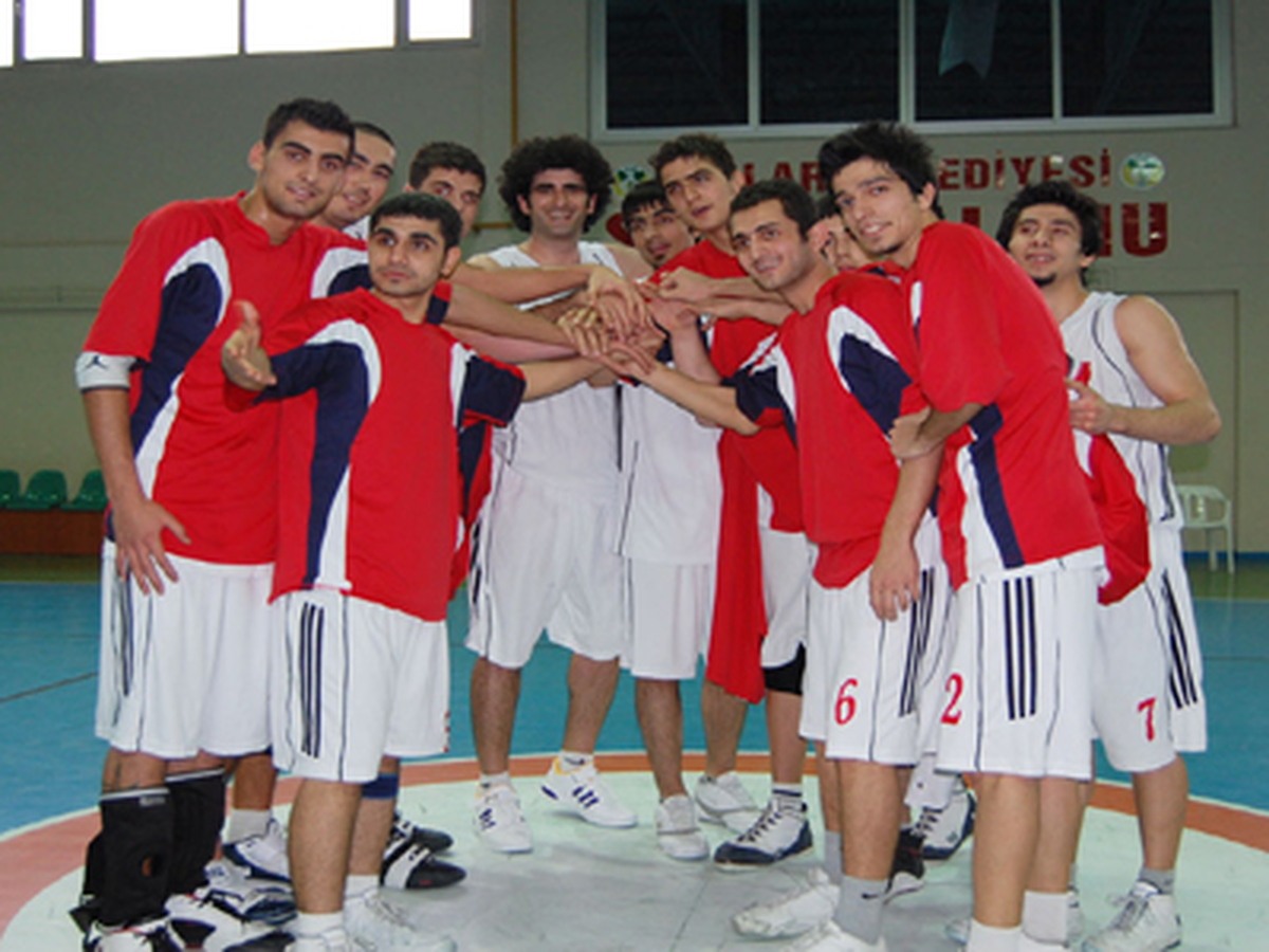 Bağlar Belediyespor Basketçileri Süper