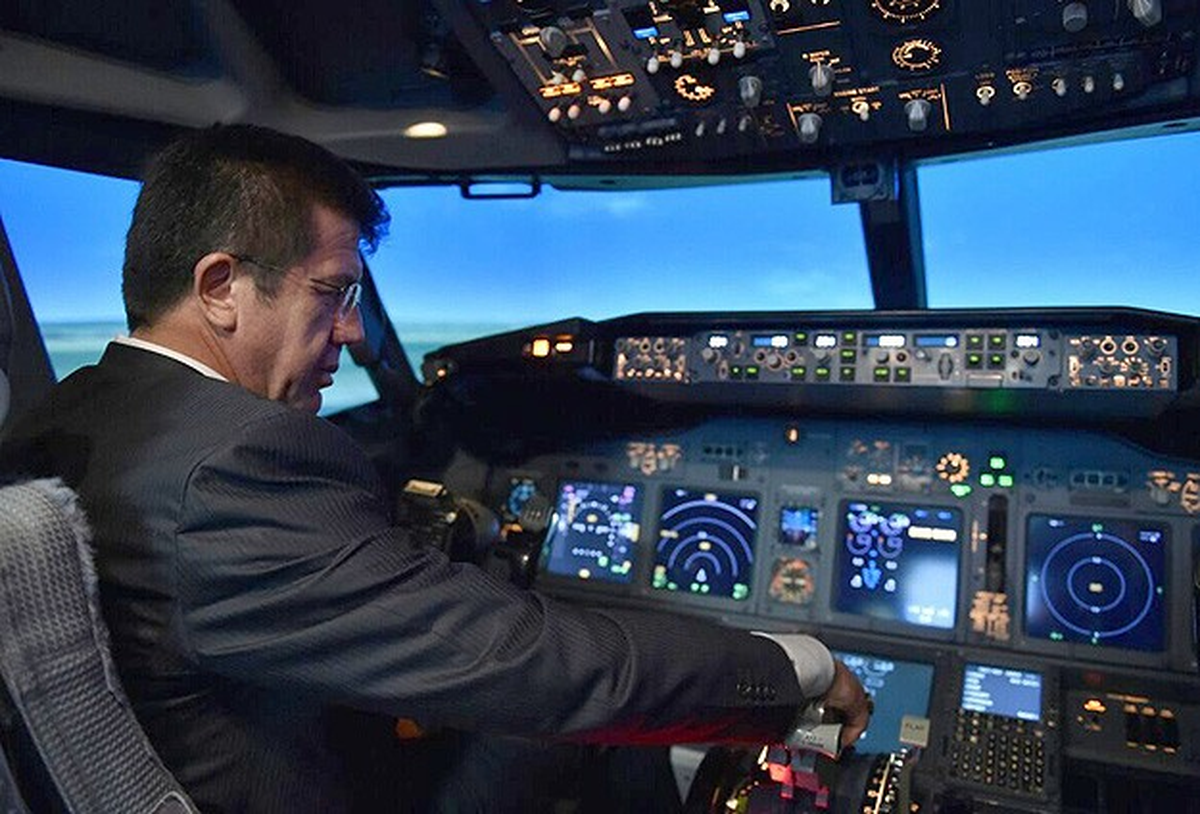 Bakan Zeybekci, Boeing 737 ile Simülasyon Uçuşu Gerçekleştirdi Açıklaması