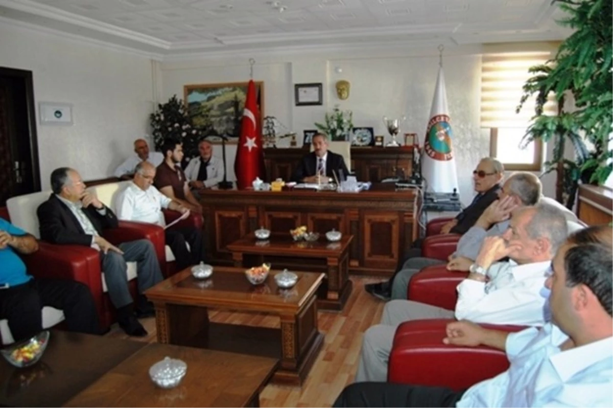 Adilcevaz Belediye Başkanı Gürsoy Siyasi Parti Temsilcileriyle Buluştu