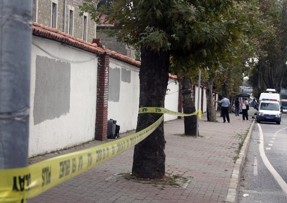 Darülaceze Önünde Şüpheli Valiz Paniği