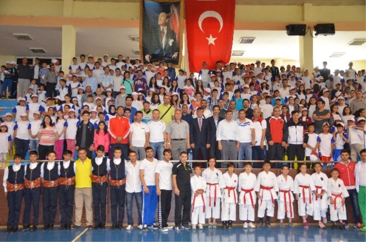 Erzurum Gençliği Spora Doydu
