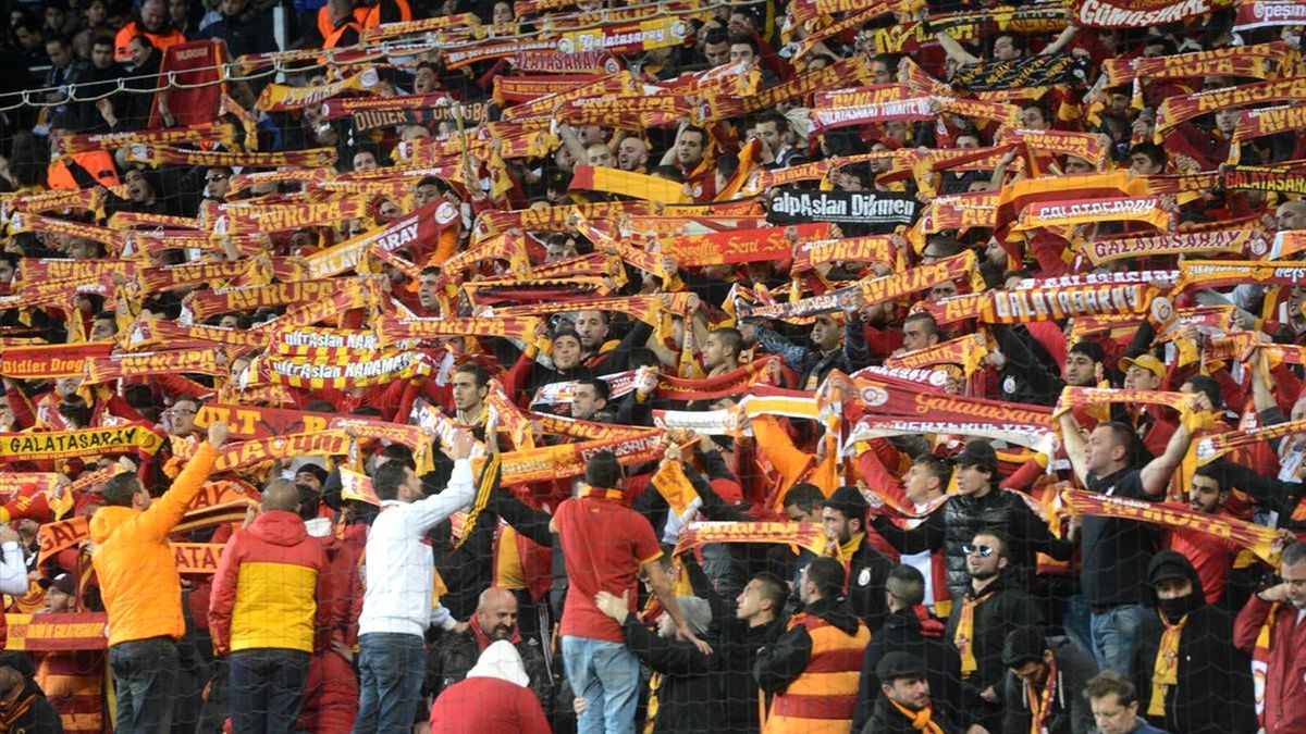 Hasan Şaş: "Galatasaray Taraftarı Kendine Çeki Düzen Vermeli"