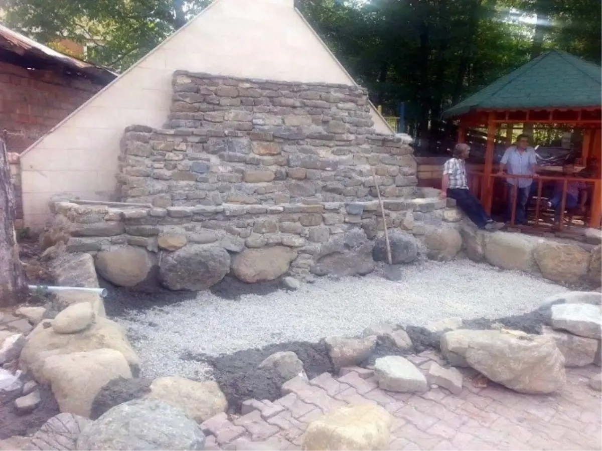 Hasankadı Belediyesi Suni Şelale Yaptırıyor