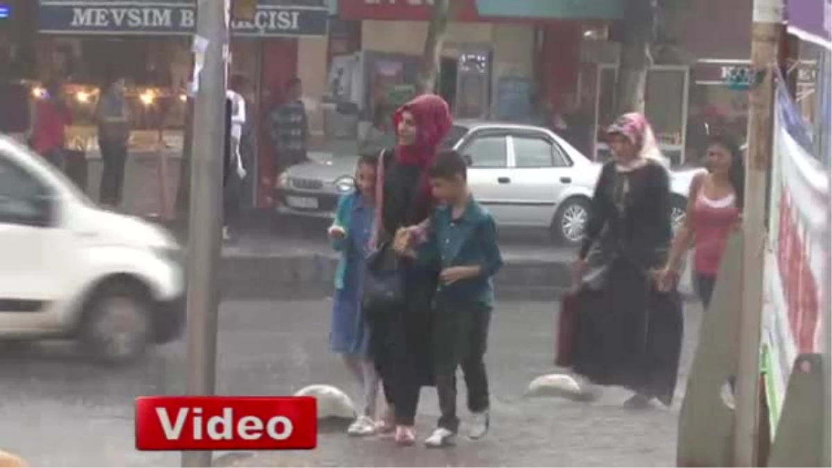 İstanbul\'da Beklenen Yağış Etkisini Gösterdi