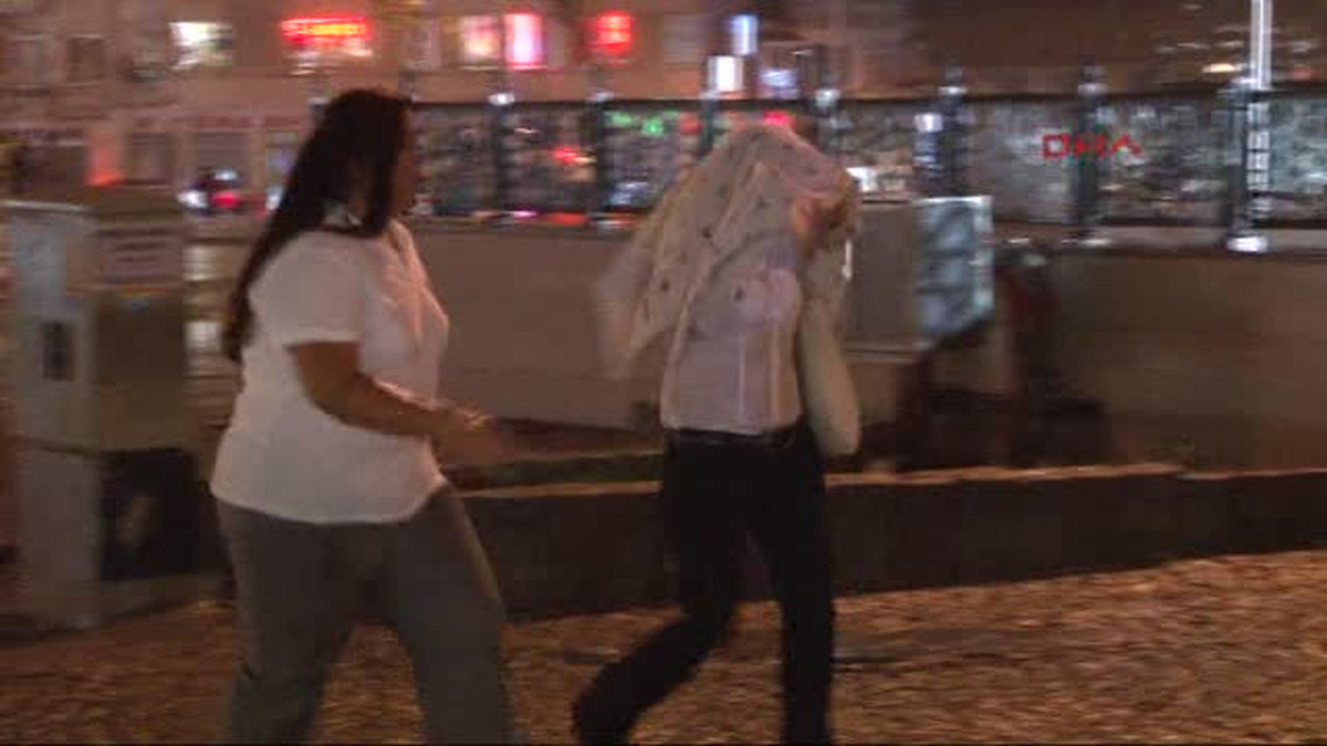 İstanbul\'da Yağmur Etkili Olmaya Başladı
