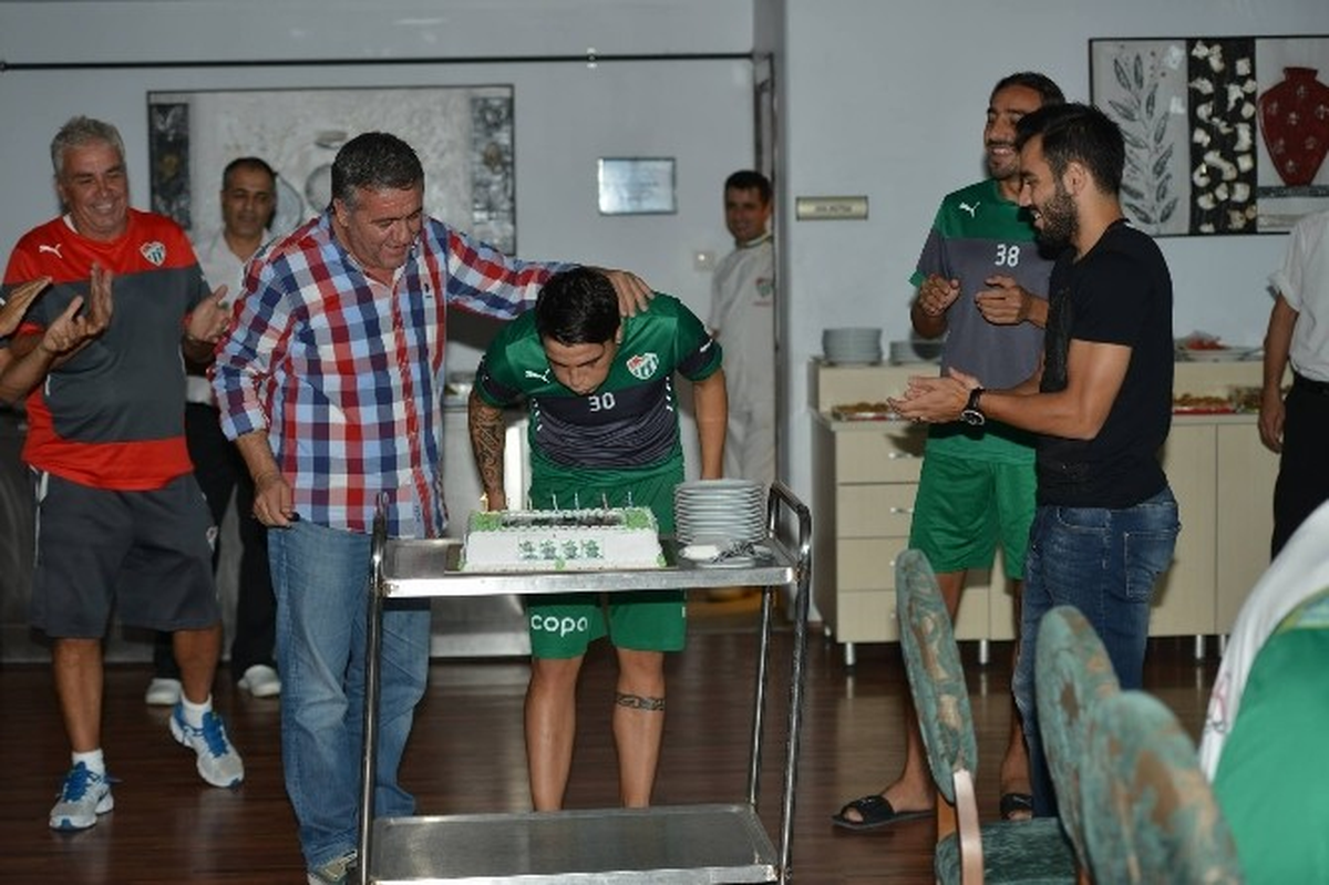 Josue\'ye Sürpriz Doğum Günü