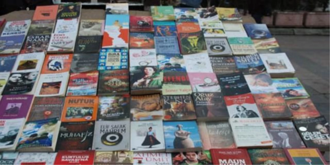 Kadıköy\'de "Korsan Kitap" Operasyonu