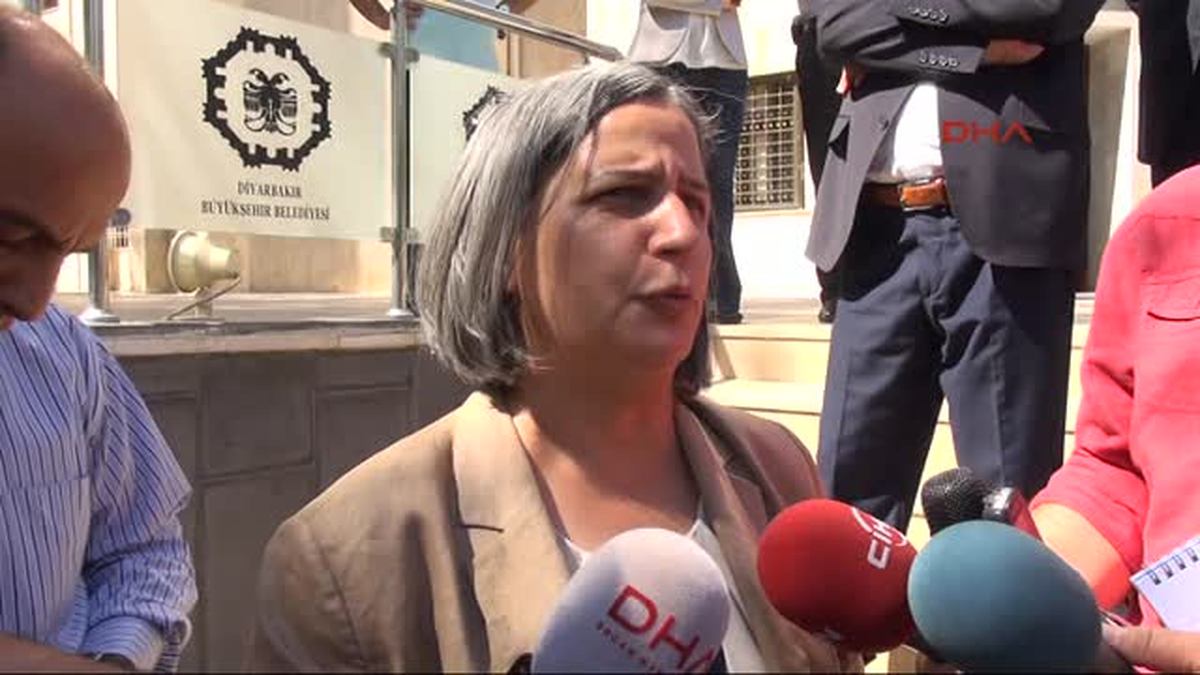Kışanak ya Hükümet Versin, ya Bize Devir Etsin, ya da Karışmasın