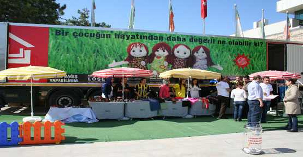 Lösev\'in "İyilikler Tırı" Mersin\'e Geliyor