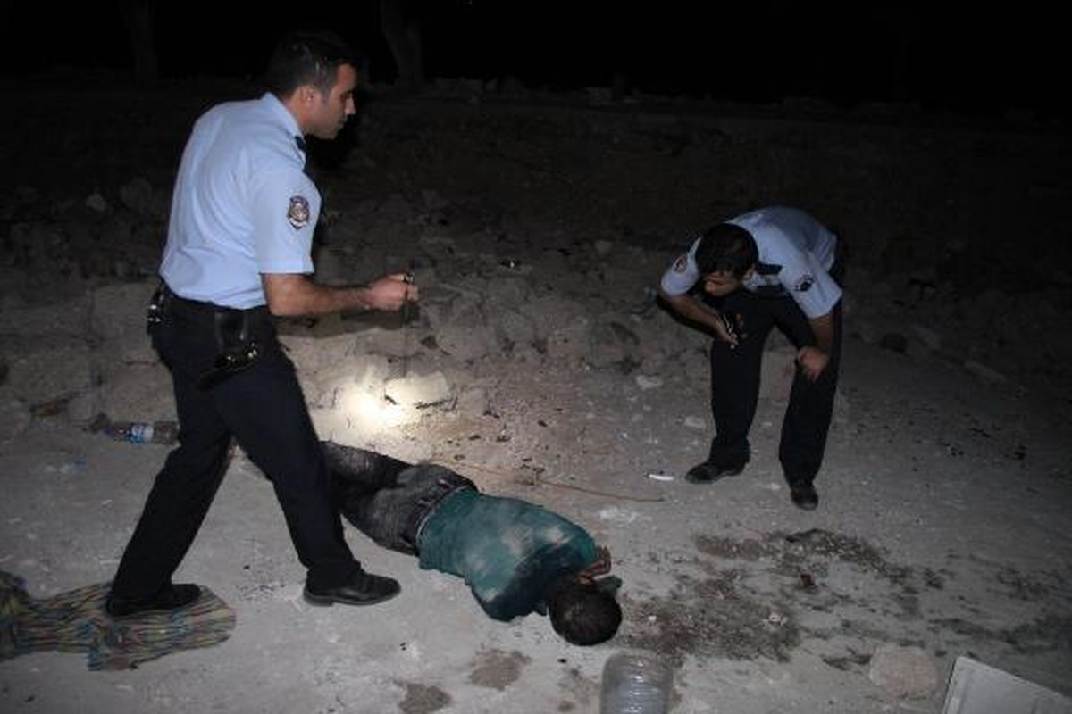 Parkta Uyuşturucu Komasına Girdi