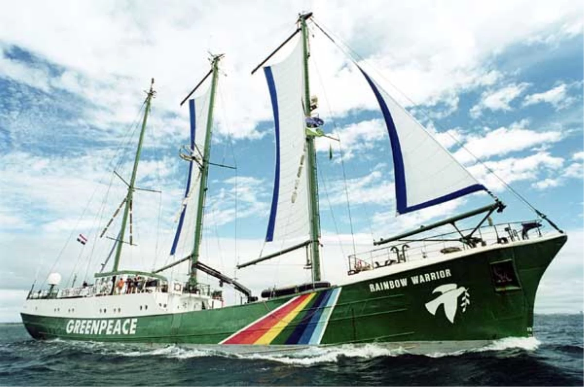 Rainbow Warrior" Gemisi Çanakkale\'de