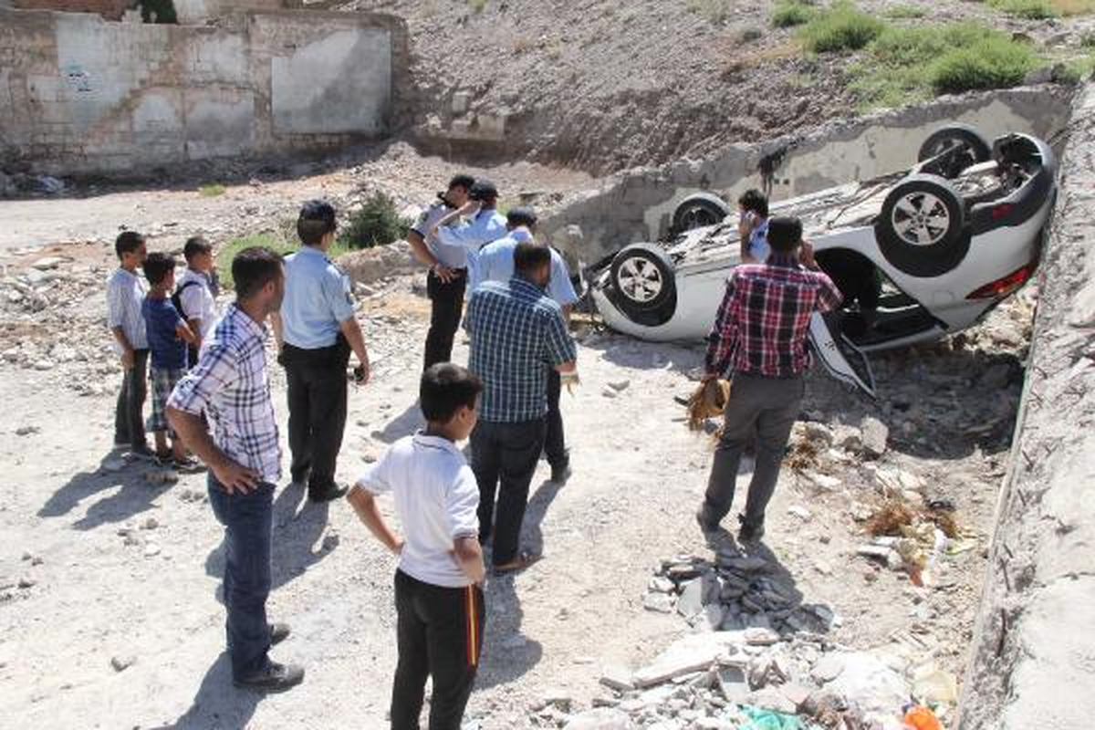 Şanlıurfa\'da Otomobil Devrildi: 3 Yaralı