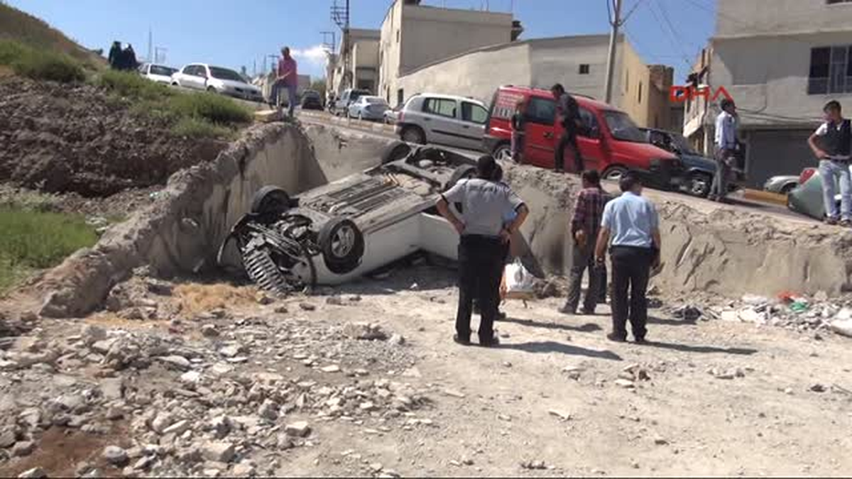 Şanlıurfa\'da Otomobil Devrildi 3 Yaralı