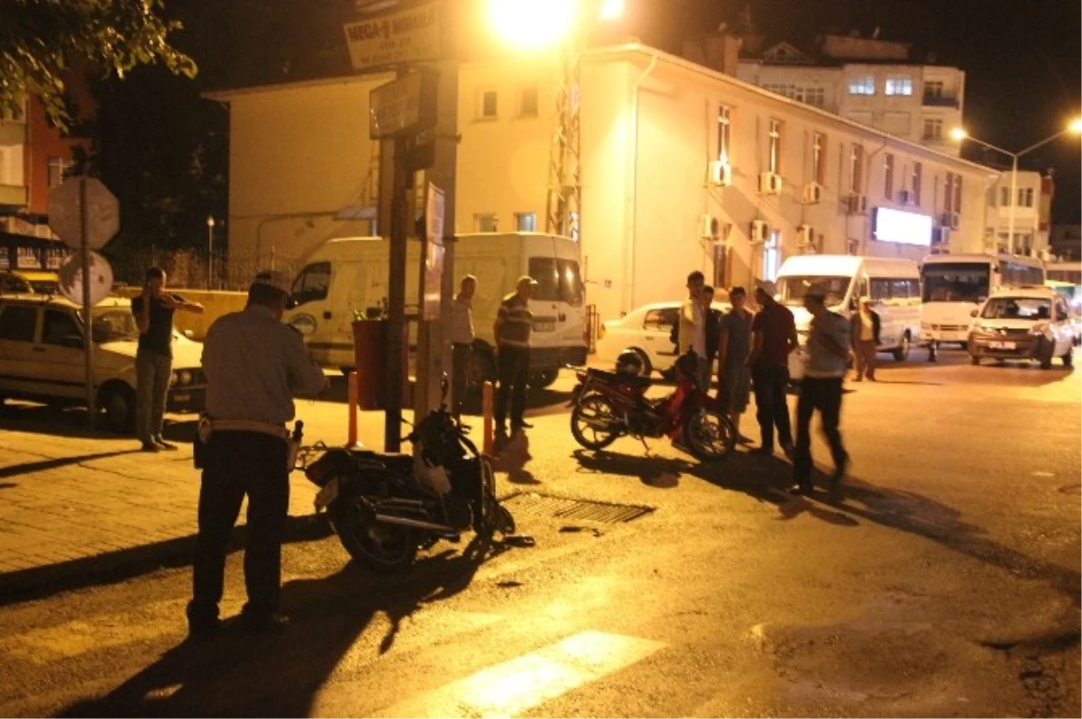 Sinop\'ta Motosiklet Kazası: 2 Yaralı