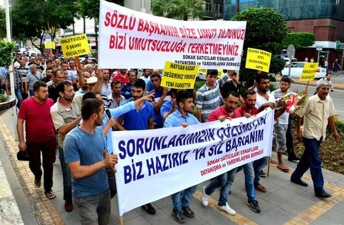 Tezgah Açmalarına İzin Verilmeyen Seyyar Satıcılar Eylem Yaptı