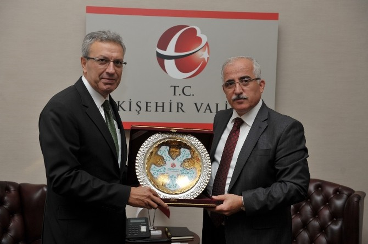 Türkiye İş Bankası Genel Müdürü Bali\'den, Vali Tuna\'ya Ziyaret