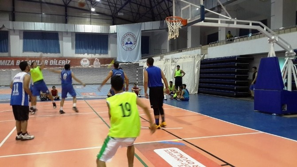 Üniversiteler Gençlik ve Spor Takımı Hazırlıklarını Sürdürüyor