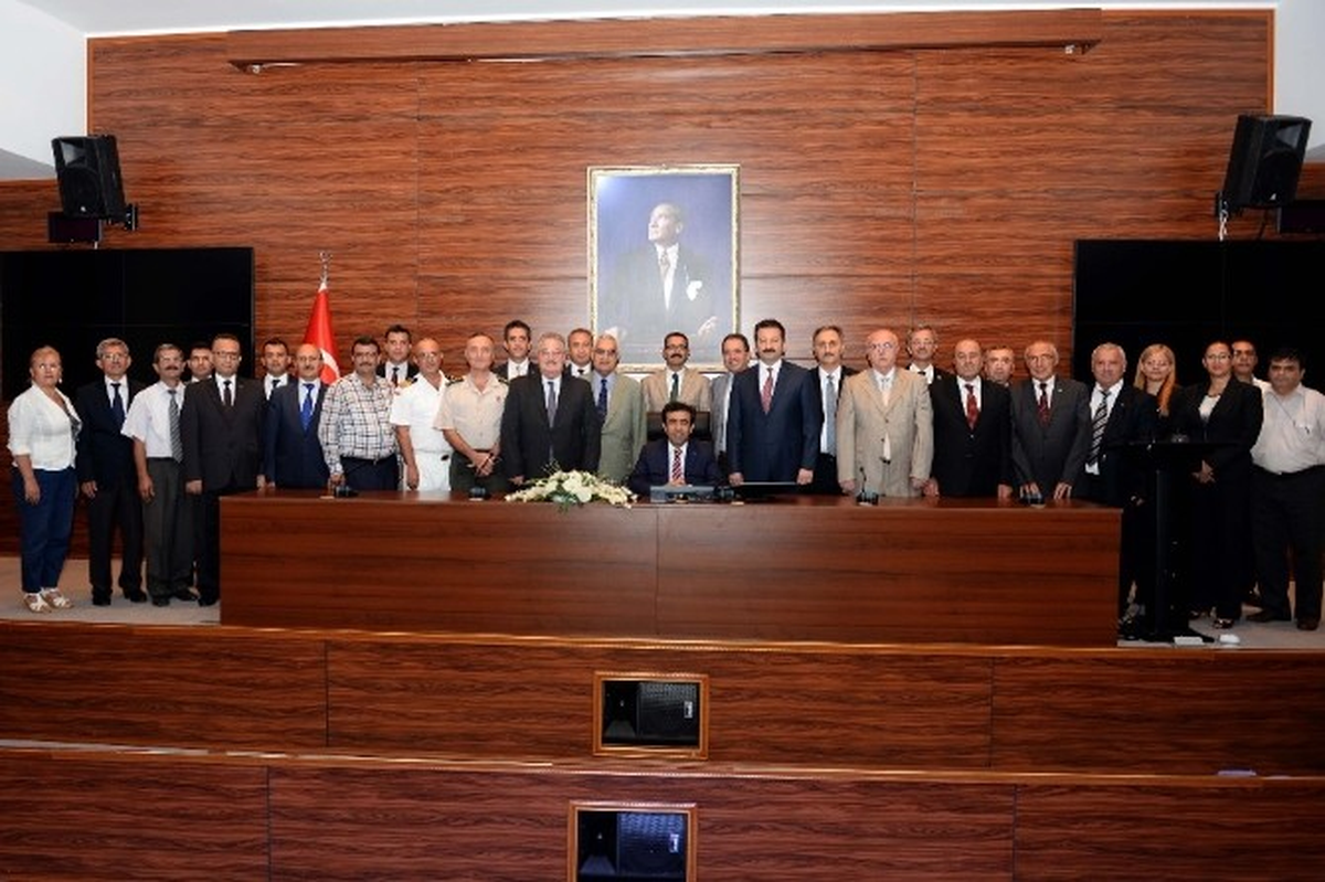 Vali Güzeloğlu Ekip Arkadaşlarıyla Vedalaştı