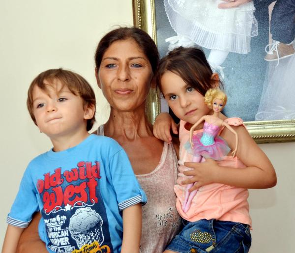 Anne-Baba İntihar Etti, İkizler Davalarla Büyüyor