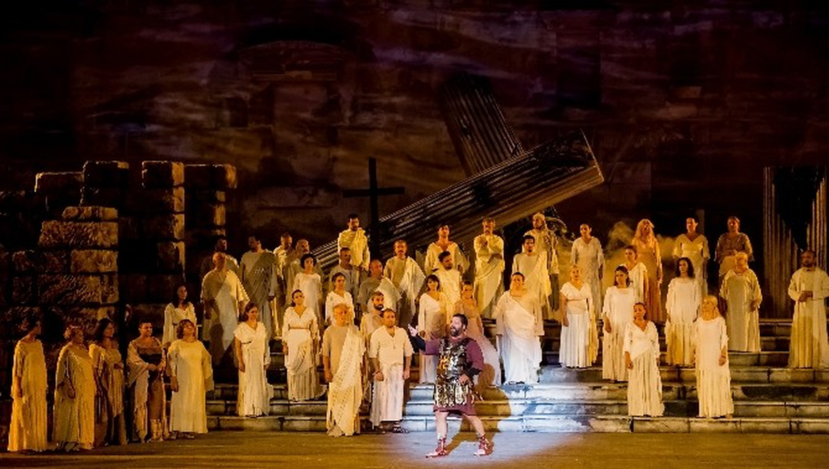 Aspendos\'tan "Attila" Geçti