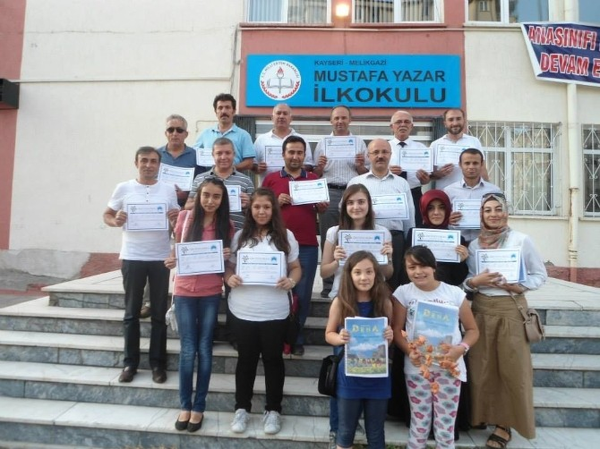 DEHA Hızlı Okuma Kursiyerlerine Sertifikaları Verildi