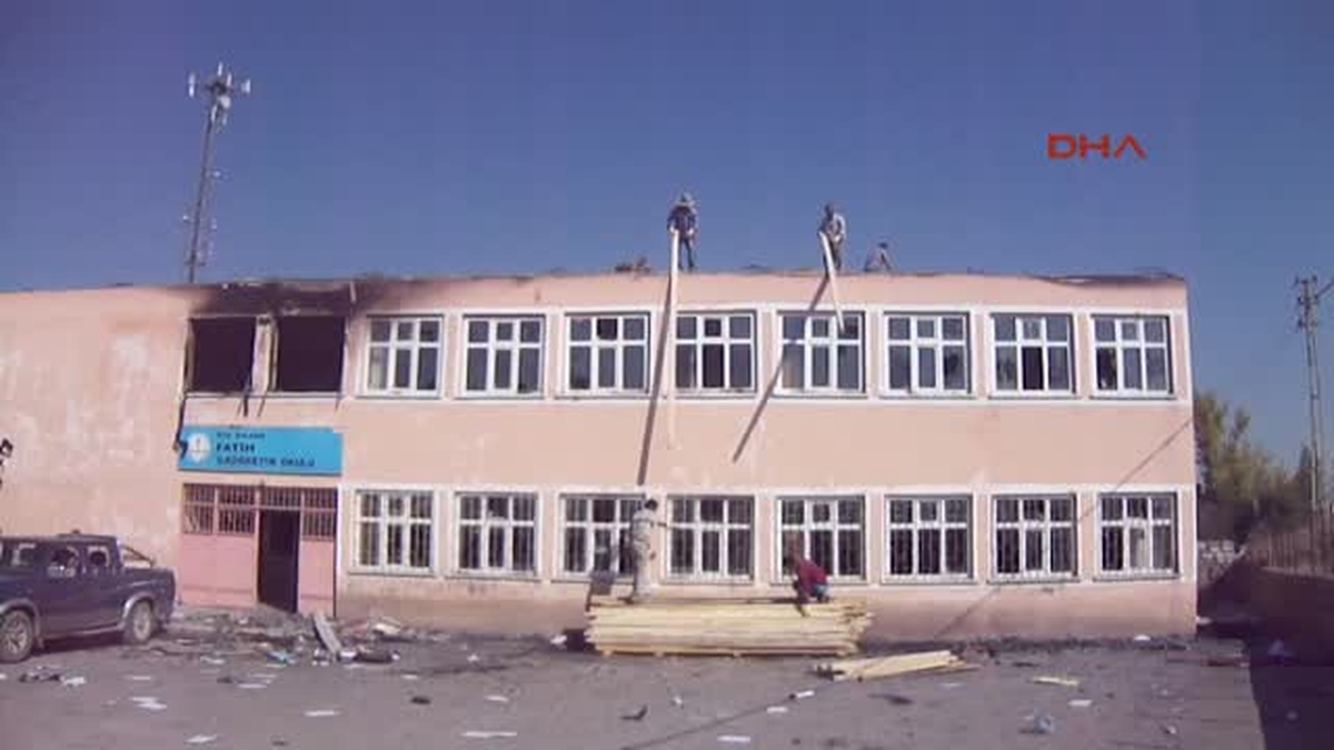 Dha Yurt: Bulanık\'ta Yakılan Okul Onarılıyor
