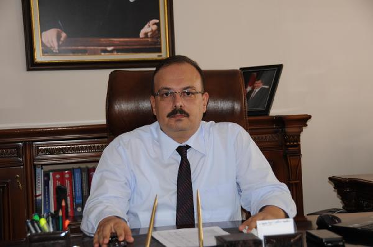 Hakkari Valisi: Halk Saldırıya Uğrayan Okullara Sahip Çıkmalı